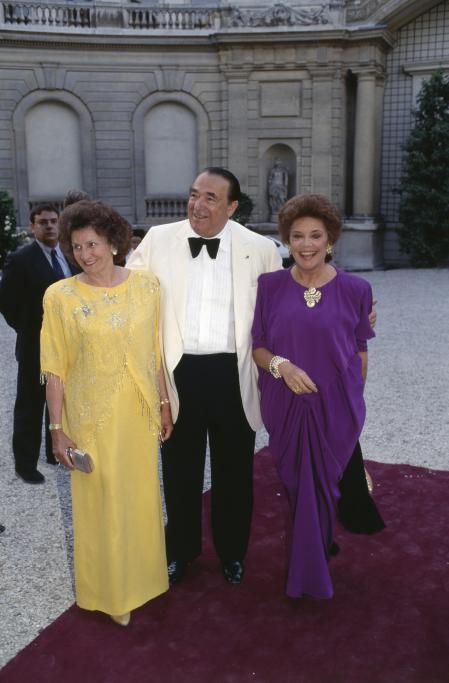 La baronesa Philippine en una gala en París, en honor a los reyes de Suecia, junto a Elisabeth y Robert Maxwell