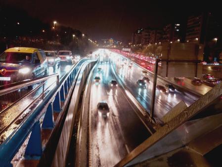 Tráfico complicado por la lluvia.