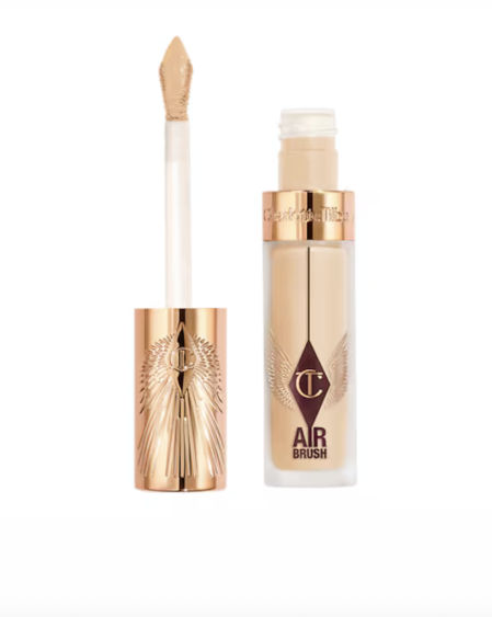 Airbrush Flawless Blur Concealer, corrector hidratante de larga duración de Charlotte Tilbury (38 euros)