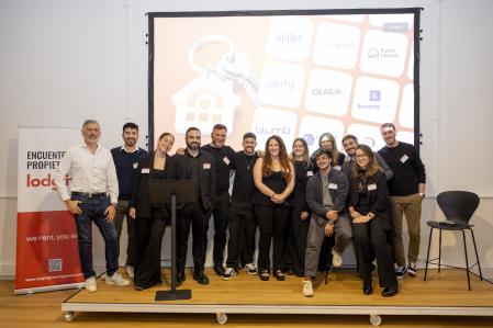 Frente a soluciones drásticas, defiende la convivencia de modelos