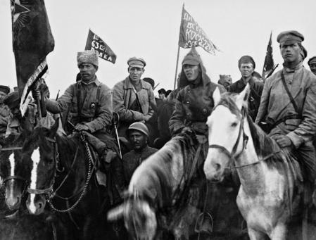 Soldados de caballería de la Konármiya durante el período de la Guerra Civil