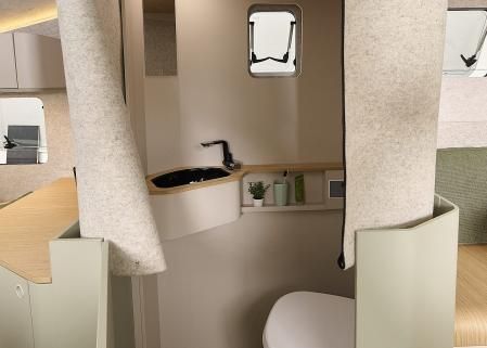 Esta inteligente caravana extensible casi dobla su tamaño con solo pulsar un botón.