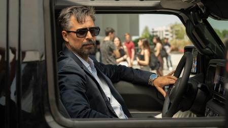 Hugo Silva tiene el carisma adecuado pero la obra era demasiado resabida por culpa de sus momentos engreídos a cámara.