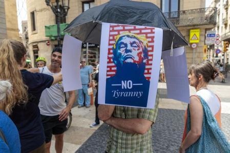 Una protesta contra Trump convocada en Barcelona por Democrats Abroad