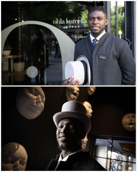 Alagie, en la puerta; y Baba, en el vestíbulo&nbsp;