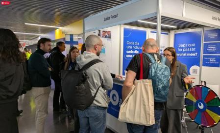 El estand de Junior Report recibió las consultas de numerosos profesionales del sector educativo interesados en el diario / Junior Report