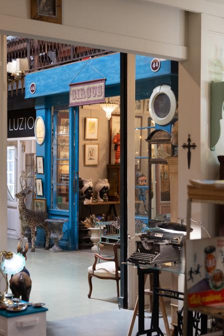 El mercado acoge a artistas y expertos en compraventa.&nbsp;