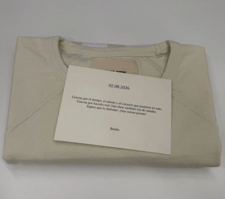 La camiseta que Bad Bunny ha regalado a los empleados de Zara alcanza precios de salida de hasta 30.000 euros