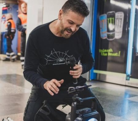 “Empecé a cantar en el metro por necesidad”, ya reveló en 2024 a 'Socialité'.