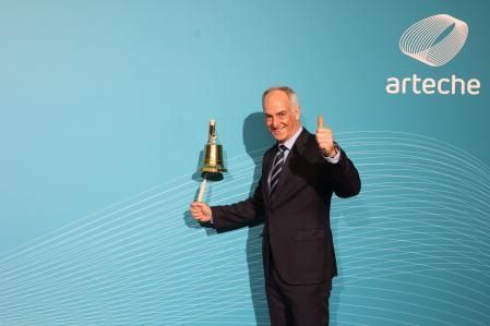 Alexander Artetxe, presidente de Arteche, en el toque de campana&nbsp;