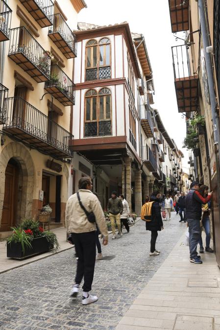 La calle Blasco de Alagón cuenta con numerosas viviendas históricas