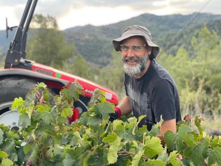 Marc Ripoll dejó su trabajo para dedicarse a la viña.&nbsp;