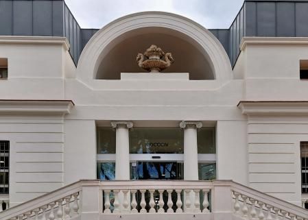 Acceso principal al edificio construido a comienzos del siglo XIX en la Clota&nbsp;