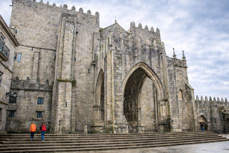 La catedral de Tui es un punto clave del Camino Portugués y uno de los conjuntos monumentales más relevantes del sur de Galicia