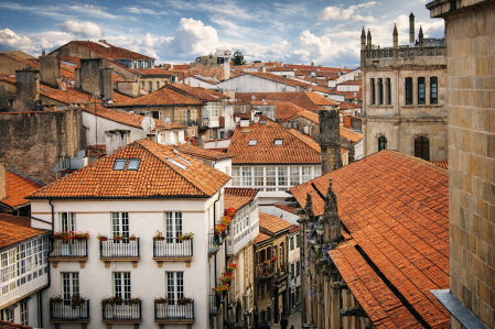 Los tejados del centro histórico de Santiago de Compostela son una seña de identidad urbana