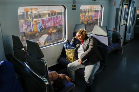 Espera traicionera: Reposar dentro de un tren y que salga antes uno de otra vía es algo que pasa en estaciones como l’Hospitalet o Martorell&nbsp;