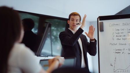 Sam Whitney, ejecutivo internacional con responsabilidad global en desarrollo de negocio