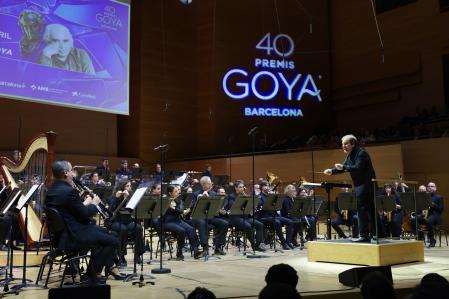 El directorJosé R. Pascual-Vilaplanaal frente de laBanda Municipal