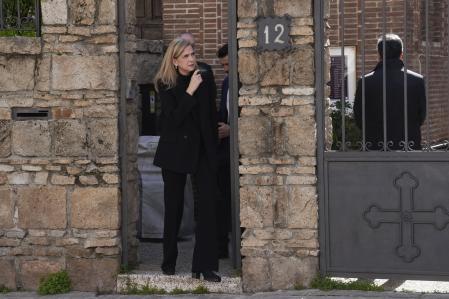 La infanta Cristina sale de la catedral ortodoxa de Madrid tras asistir este martes a la misa por su tía Irene de Grecia