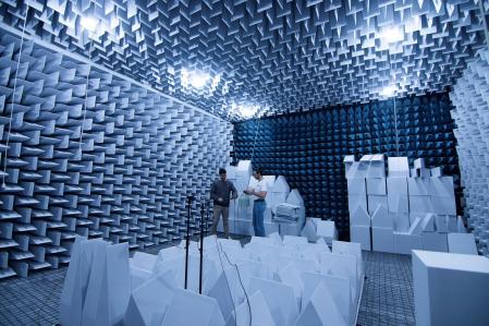 Infraestructura del IASlab de La Salle-URL: cámara anecoica para experimentación acústica de precisión
