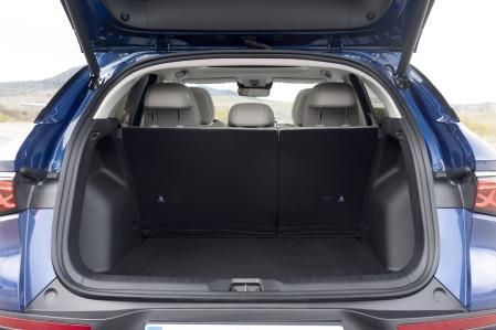 El maletero trasero ha sido optimizado y crece en capacidad hasta los 490 litros&nbsp;