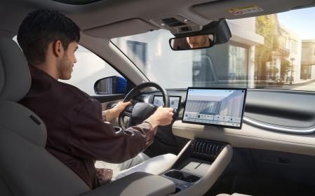 Incorpora nueva instrumentación digital y se ha reubicado el selector de marcha, ahora en la columna de dirección&nbsp;