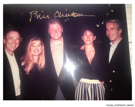 Clinton junto a Maxwell y Epstein 