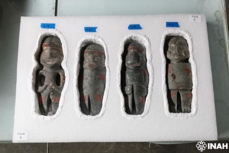 Algunas de las figurillas Mezcala recién descubiertas en Ciudad de México