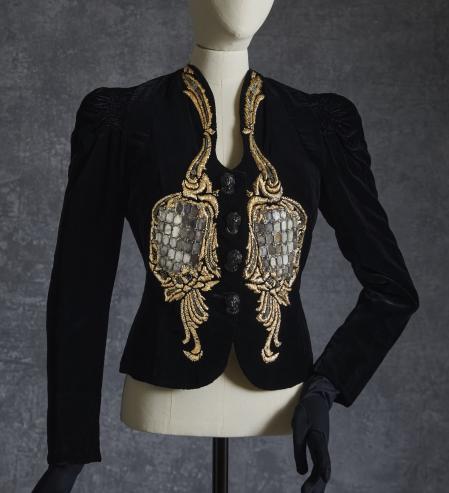 Cecil Beaton capturó en 1936 las surrealistas piezas de Elsa Schiaparelli fruto de su sinergia para ‘Vogue’