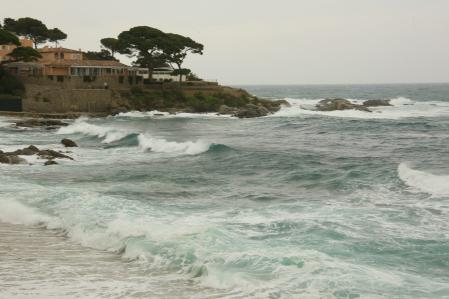 Día de temporal en Calella de Palafrugell.