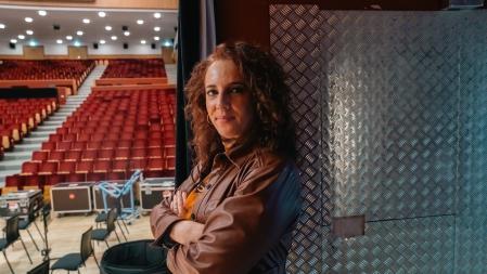 La compositora y pianista clásica catalana Oivia Pérez-Collellmir, fotografiada en una pausa de los ensayos