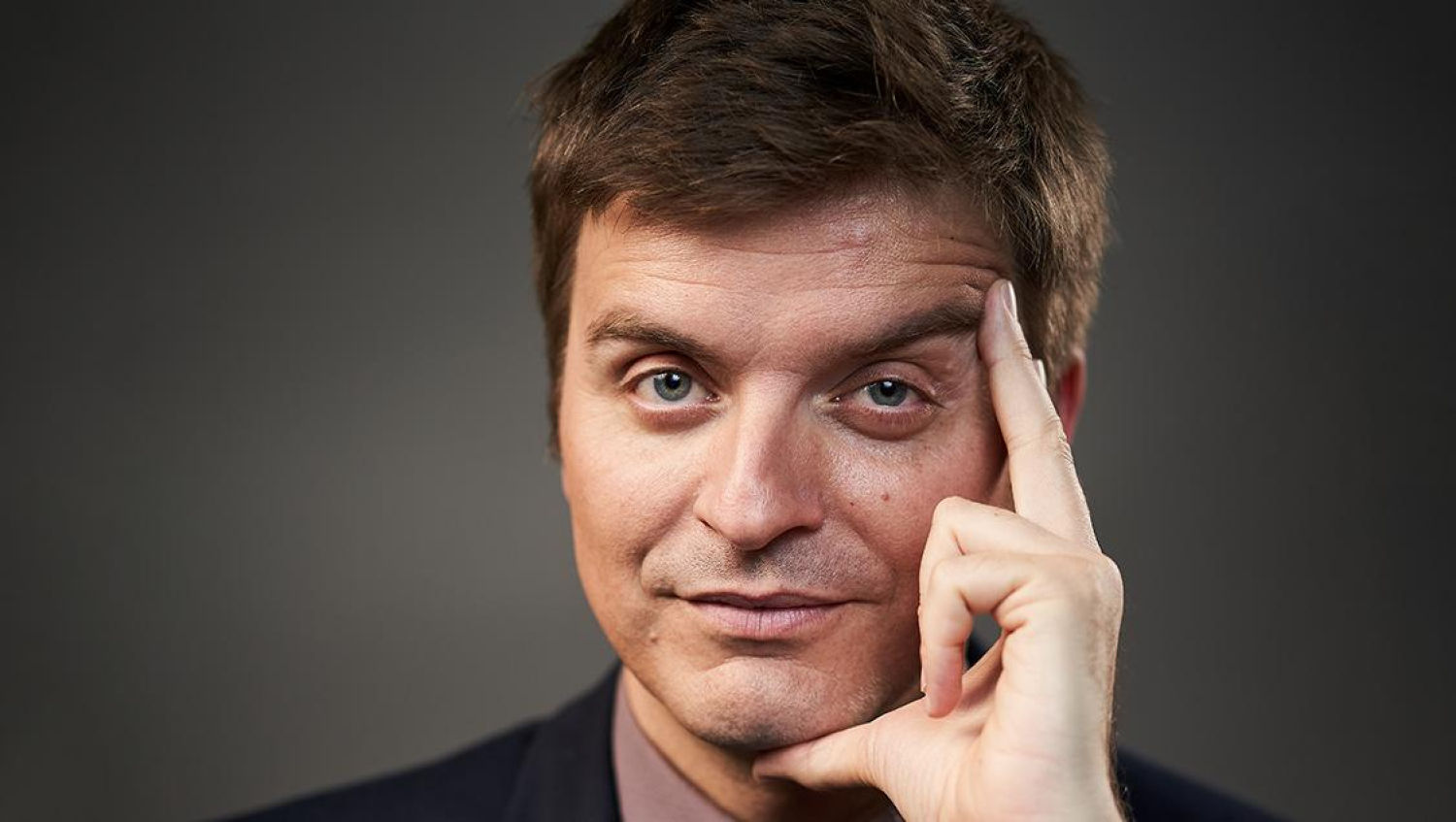 Marc Giró está al frente de 'vostè primer' de RAC1, de lunes a viernes de 13 a 14 horas