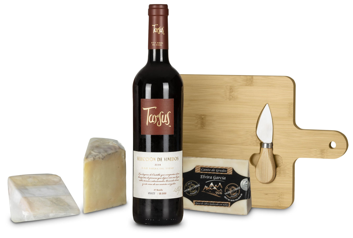 Bodegas Tarsus y Quesería Cultivo han creado un pack que incluye una botella Tarsus Selección de Viñedos 2018 acompañado de tres quesos: Canto de Gredos, Manteca y Picón de Bejes-Tresviso D.O.P., sin olvidar una tabla de madera con su cuchillo.