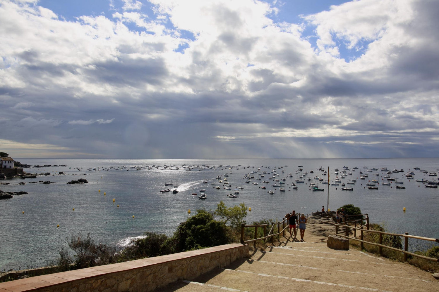 Mirador de la tormenta de mar en Calella de Palafrugell.