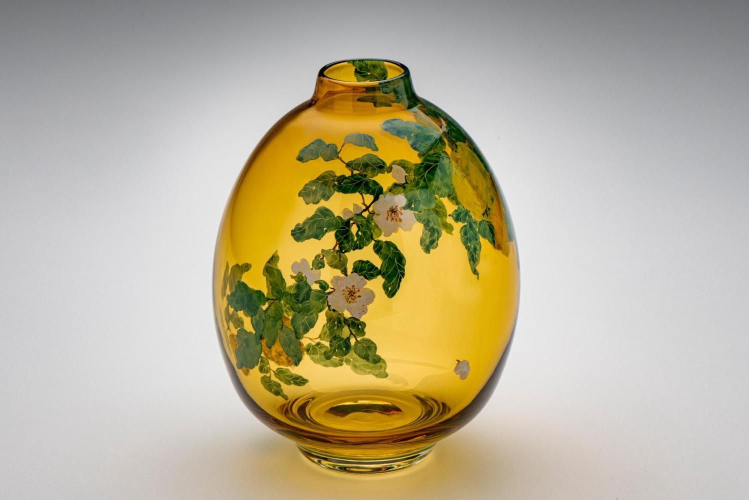 Jarrón de vidrio y pintura esmaltada