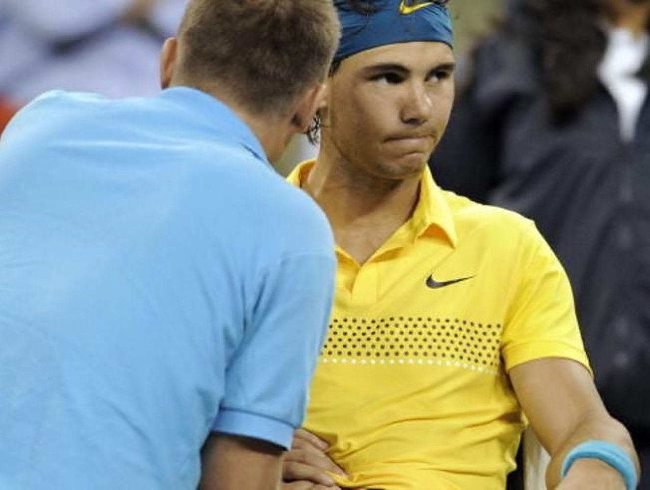 El tenista español Rafael Nadal sufre una lesión abdominal