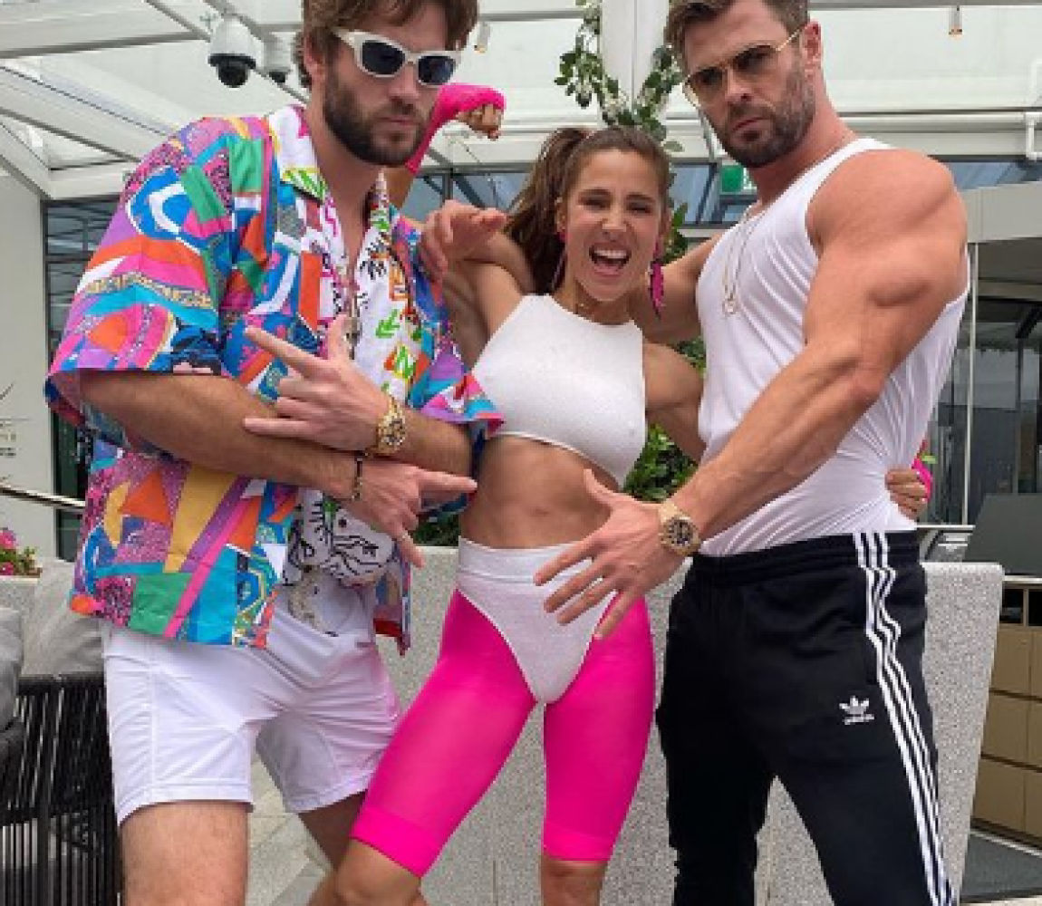 Chris Hemsworth se divierte con Elsa Pataky y unos amigos.