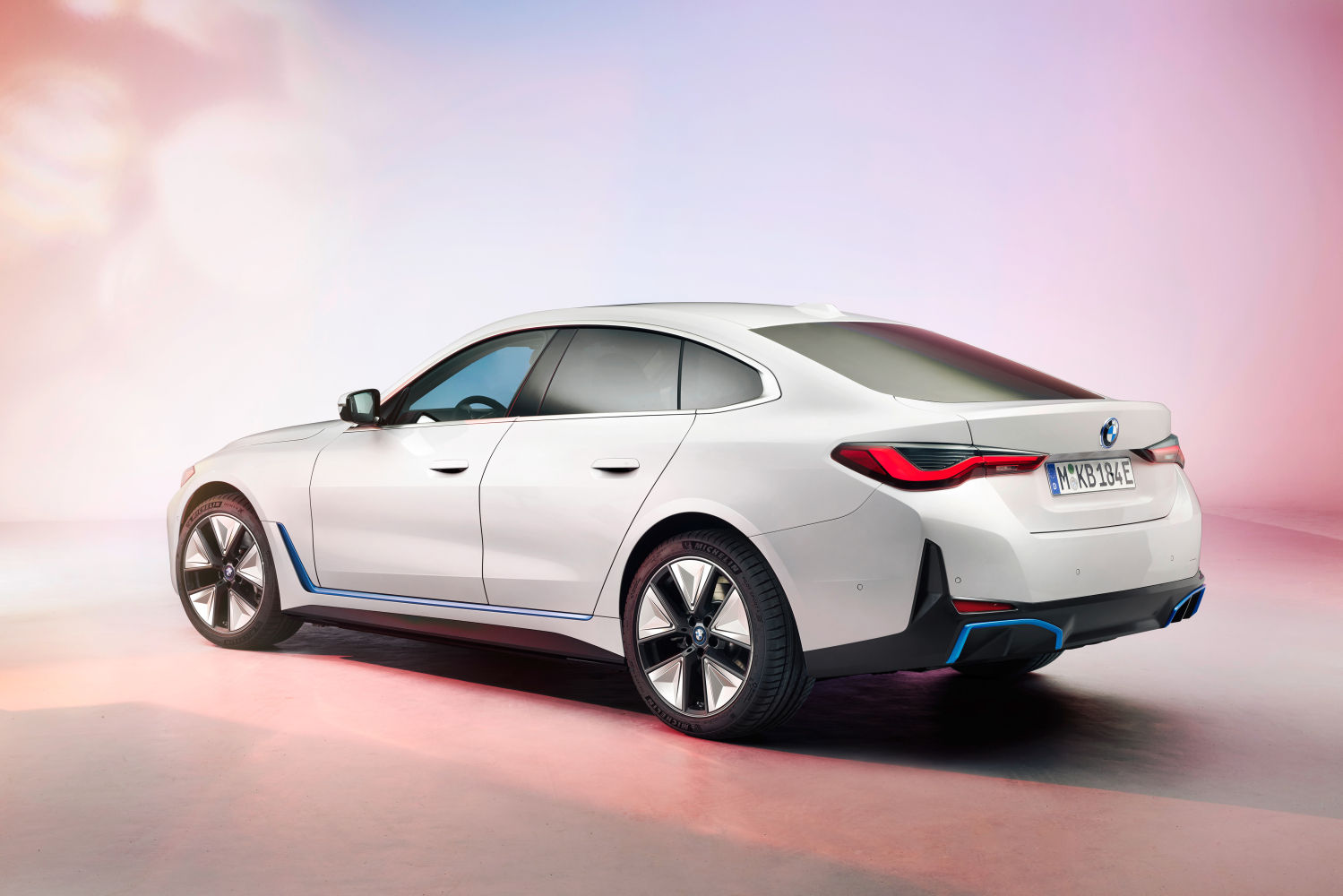 BMW i4, un gran coupé de 4 puertas totalmente eléctrico que llegará al mercado en el transcurso de 2021.