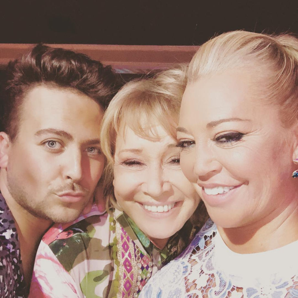 El estilista, con su gran amiga Mila y Belén Esteban, en 2018.