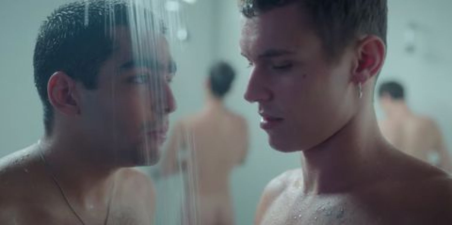 Una imagen de 'Élite' en las duchas.