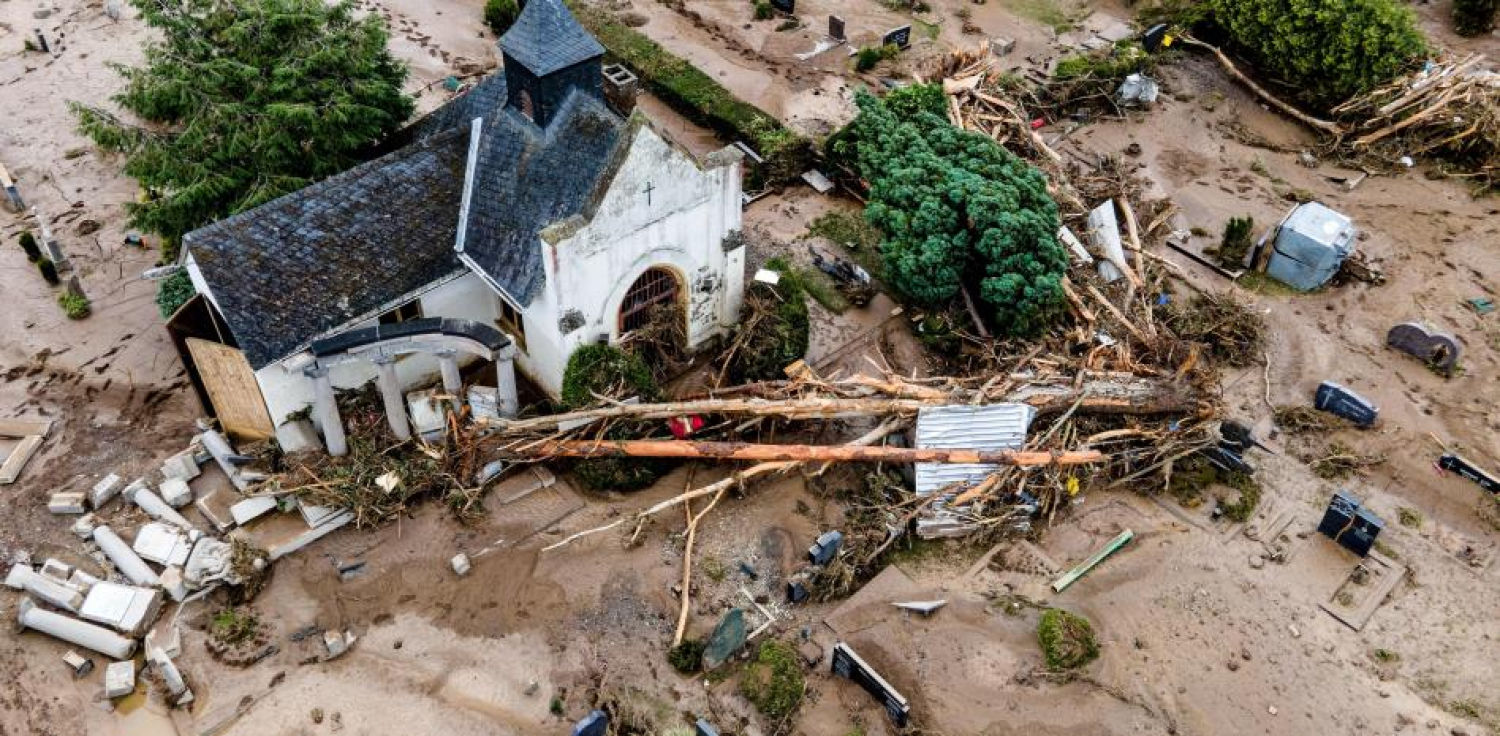 Cementerio de Bad Neuenahr-Ahrweiler, en Alemania tras la inundaciones del julio