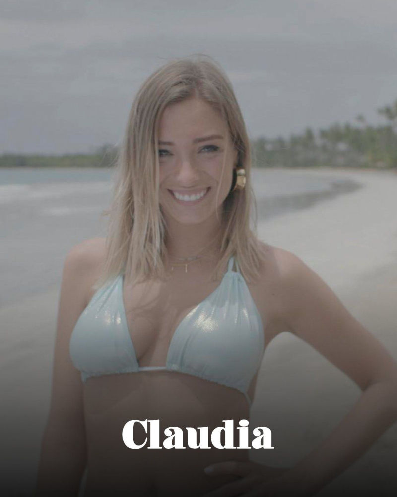 CLAUDIA. 25 años. Barcelona. Comercial.