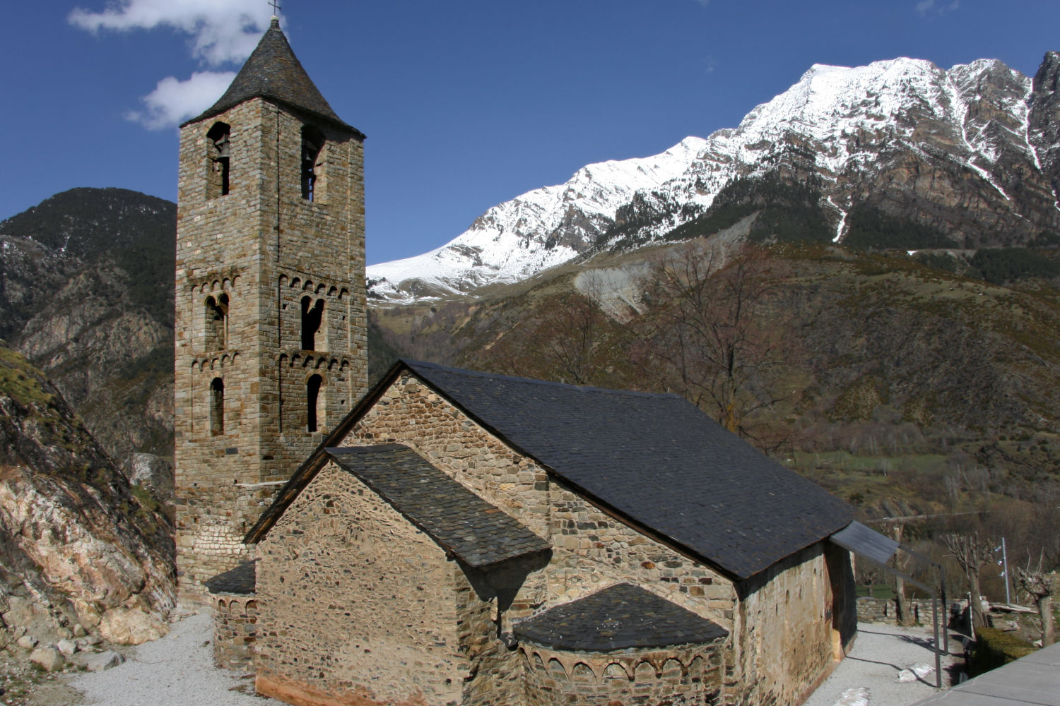 La iglesia de Sant Joan de Boí data de mediados del siglo XI