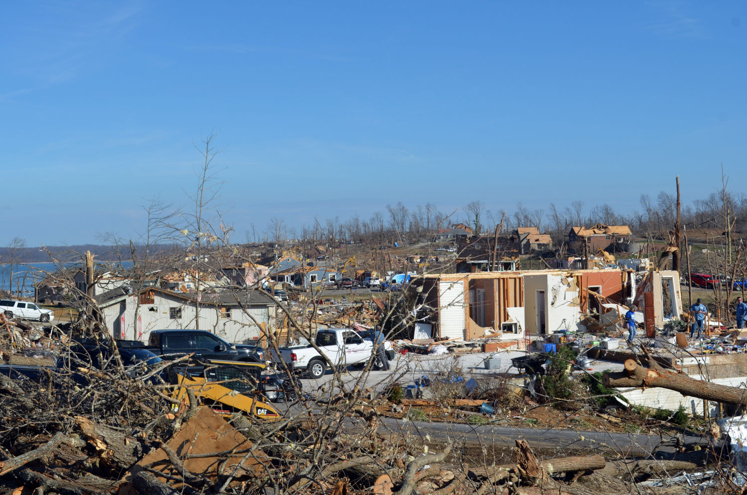 Fotografía de los destrozos causados por el paso de un tornado, el 14 de diciembre de 2021 en Cambridge Shores, Kentucky