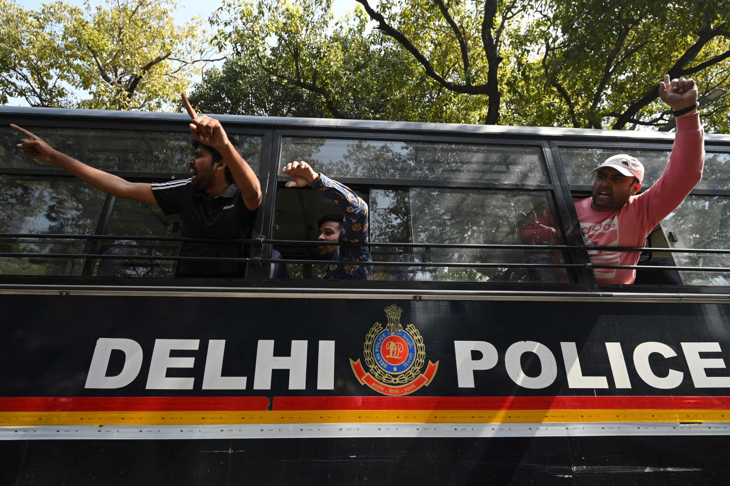 Activistas indios detenidos tras la escalada de violencia en la manifestación por los ciudadanos bloqueados en Ucrania por el conflicto