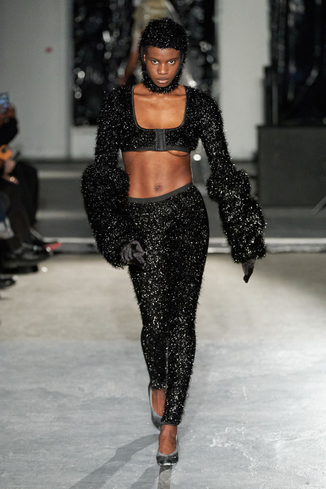 Vaquera y su oda al ombligo