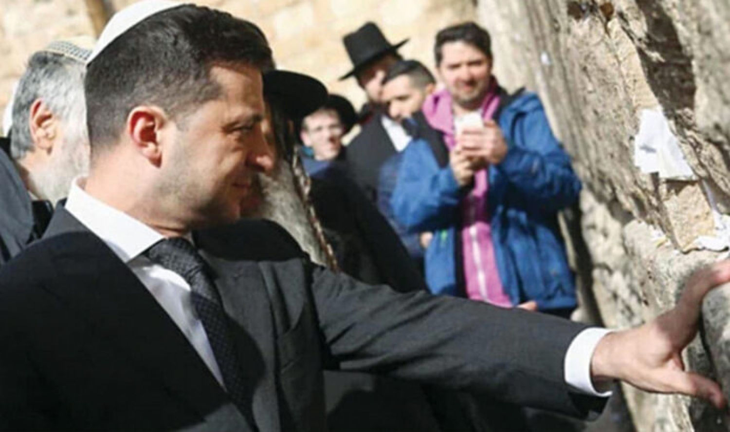 El presidente de Ucrania, Volodymyr Zelensky, visita el Muro de los Lamentos en Jerusalén, el 23 de enero de 2020. (GoldPR)