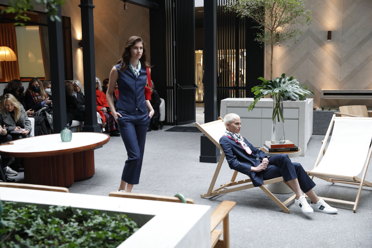 Las nuevas creaciones de Roberto Verino desfilan en la Semana de la Moda de Madrid