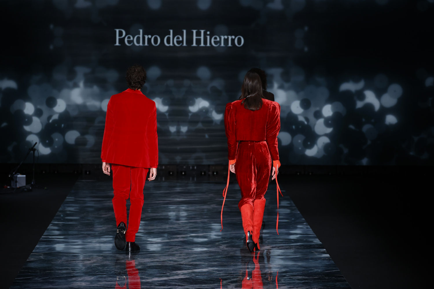 Modelos lucen las nuevas creaciones de Pedro del Hierro en la Semana de la moda de Madrid