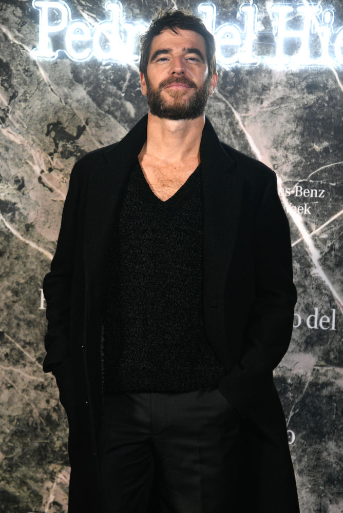 El actor Alfonso Bassave en el photocall del desfile de Pedro del Hierro